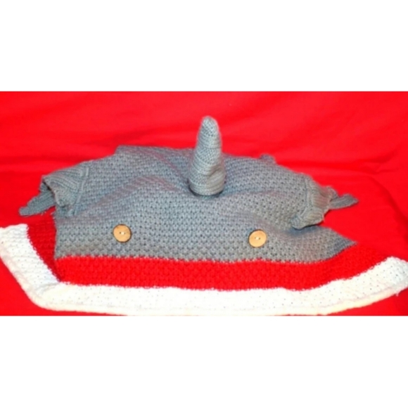Crochet Shark Attack Fin Knit Blanket - Picture 11 of 13